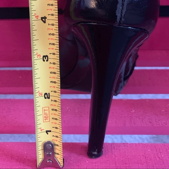 Qupid Heels - Picture 2 of 2